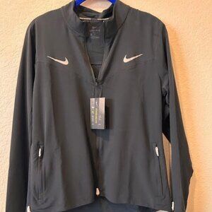NWT NIKE Running WOMEN'S TRAINING RUNNING JACKET (CU3042 010) SIZE (M)